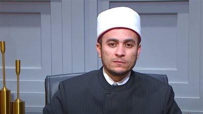 سائلة تنهار بالبكاء: 