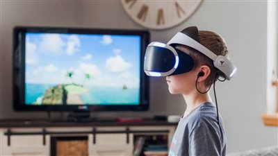 استشاري نفسي: إدمان السوشيال ميديا يسبب الأمراض النفسية والشعور بالإحباط (فيديو)