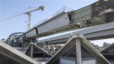 للمرة الأولى في مصر، إتمام المرحلة الأولى للمترو أعلى محطة جامعة القاهرة دون أوناش (صور) 