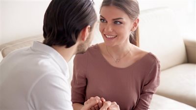 7 خطوات تصلين بها إلى قلب الرجل وعقله