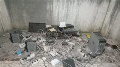 ضبط محطة بث تلفزيوني لاسلكية وشبكة توزيع إنترنت بدون ترخيص في الإسكندرية 
