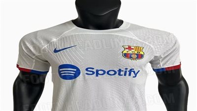 برشلونة يحتفظ بالقميص الأبيض في الموسم القادم 
