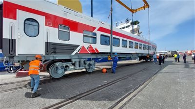 وصول 15 عربة قطارات جديدة إلى ميناء الإسكندرية 