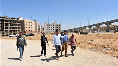 رئيس جهاز القاهرة الجديدة يتفقد أعمال الطرق والمرافق