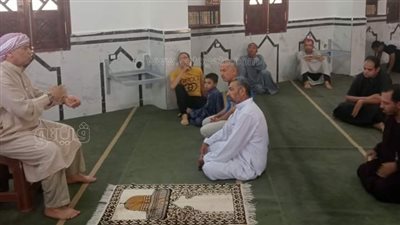 طلاب التربية الخاصة يترجمون خطبة الجمعة بلغة الإشارة في الوادي الجديد 