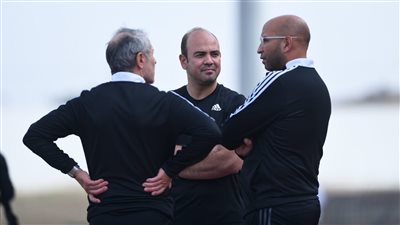 شاهد المحاضرة الفنية الأخيرة للاعبي الأهلي قبل موقعة الترجي الليلة 