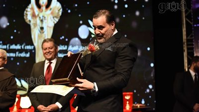 مهرجان المركز الكاثوليكي يكرم مجدي كامل وماجدة زكي (فيديو)