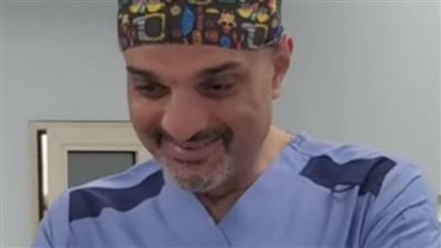 طبيب مصري حديث مواقع التواصل في ليبيا بعد ما فعله مع مريضة ليبية (فيديو)