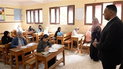 لتصوير امتحان العربي، ضبط مراقب وطالبتين بالشهادة الإعدادية في الدقهلية