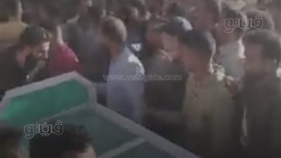 تشييع جثمان شاب لقى مصرعه دفاعا عن زوجته في المنوفية