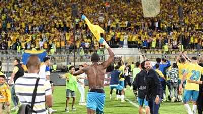  جماهير الإسماعيلي تحتفل بالفوز على الزمالك بالشماريخ في الشوارع (فيديو)