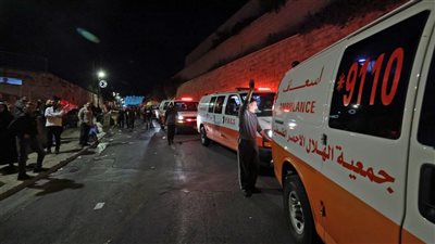 غزة، سيارات الإسعاف والدفاع المدني تحتفل بوقف إطلاق النار في الشوارع (فيديو)