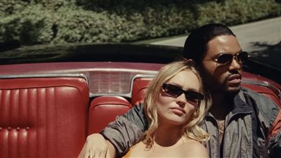 ليلي ديب روز تنشر صورة جديدة من كواليس مسلسل The Idol