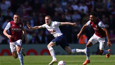 أستون فيلا يفوز على توتنهام 1/2 في الدوري الإنجليزي