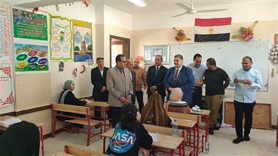 محافظ شمال سيناء يتفقد امتحانات الشهادة الإعدادية والمجمع الخدمى (صور)