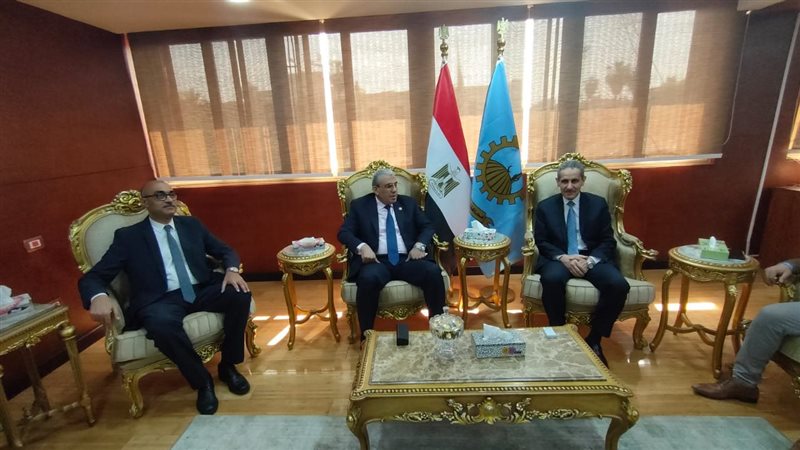 زيارة لجنة القوى