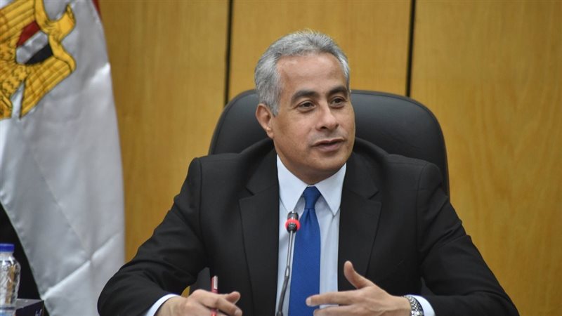 حسن شحاتة وزير القوى