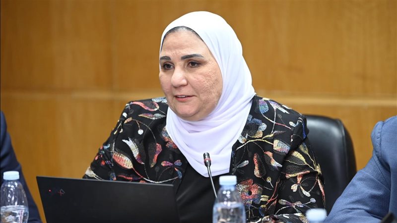  نيفين القباج وزيرة