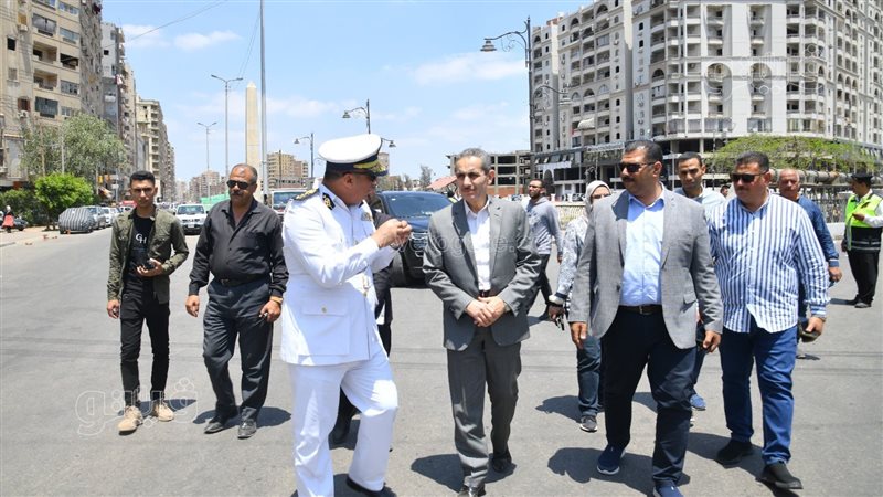 محافظ الغربية يناقش