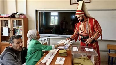  الرجل العنكبوت وراعي البقر، غرائب وطرائف انتخابات الرئاسة التركية (صور)