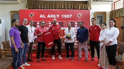 الأهلي يوجه الشكر لـ مايكل بروكيش المدير الفني لقطاع الناشئين