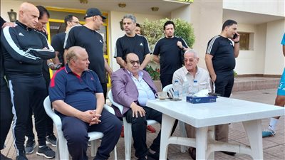 رئيس نادي المقاولون يحفز اللاعبين قبل مواجهة حرس الحدود في الدوري