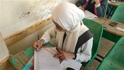 طلاب الشهادة الإعدادية بشمال سيناء يؤدون امتحان العلوم 