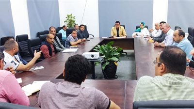 رئيس جهاز العاصمة الإدارية يُواصل لقاءاته مع سكان الحي الثالث