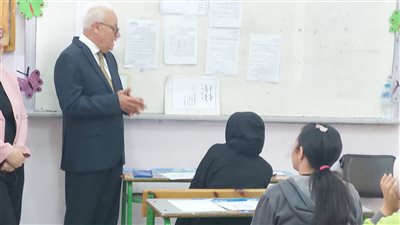 طلاب الإعدادية لمحافظ بورسعيد: العلوم سهل (صور)