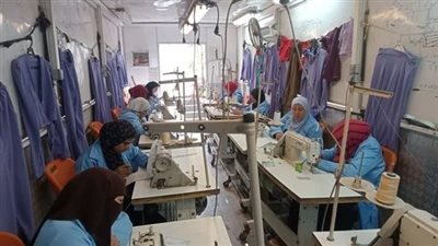 بدء دورة تدريبية على مهنة التفصيل والخياطة لفتيات الأقصر
