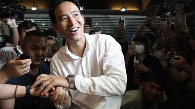 زعيم المعارضة التايلندية يستعد لتولي رئاسة الحكومة