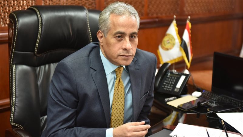 حسن شحاتة وزير القوى