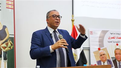 وزير التخطيط السابق: الاقتصاد العالمي يمر بمرحلة شديدة الصعوبة والتعقيد