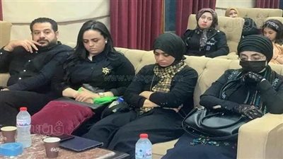 بكاء أسرة أبو أمين نجم الدراويش خلال حفل التأبين بالشرقية (صور)