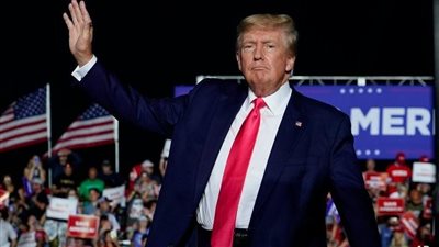 تحقيق وزارة العدل يبرئ ترامب من التواطؤ مع روسيا وينتقد إف بي آي