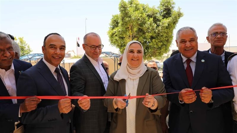 الوزيرة نيفين القباج،