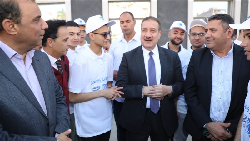 محافظ المنوفية مع