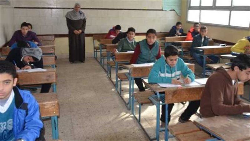 طلاب الشهادة الاعدادية،