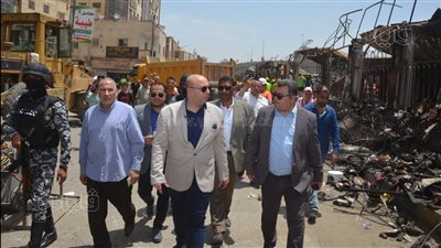 محافظ بني سويف يتفقد أعمال رفع آثار حريق المعرض التجاري (فيديو وصور)
