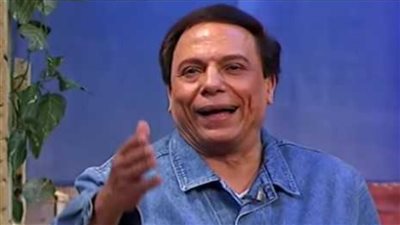 عادل إمام، كيف خطف الزعيم قلوب الجمهور بـ جاكيت وبنطلون جينز 