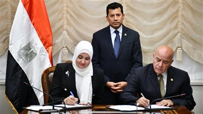 أشرف صبحي يشهد توقيع بروتوكول تعاون بين الشباب والرياضة ومعهد بحوث الإلكترونيات