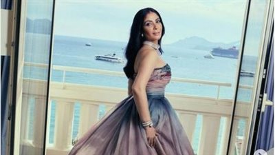 منى زكي تنشر صورا من إطلالتها في حفل افتتاح مهرجان كان 