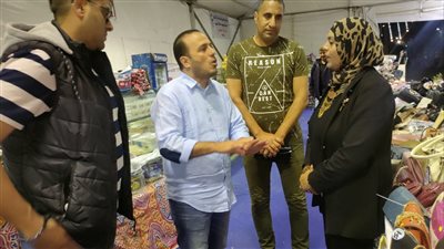 جولة ليلية بمعرض 