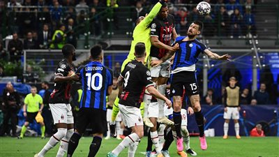 دوري أبطال أوروبا، مارتينيز يتقدم بهدف إنتر الأول في شباك ميلان 