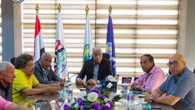 جمال علام يستقبل أعضاء اللجنة الفنية بالكاف في اتحاد الكرة