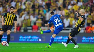الاتحاد يتلقى ضربة قوية قبل مواجهة الهلال في قمة الدوري السعودي