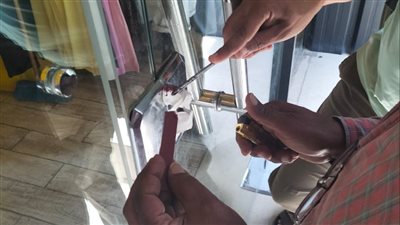 غلق 19 من المنشآت الصحية المخالفة والمحال التجارية غير المرخصة بالإسماعيلية