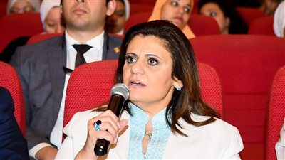 سها جندي ضيف شرف ندوة في الجامعة البريطانية 