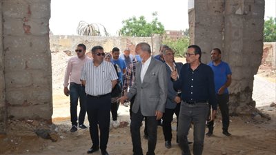 محافظ القليوبية يتفقد المشروعات الخدمية بالقناطر الخيرية 