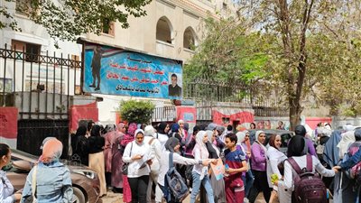 طلاب أولى ثانوي عن امتحان الكيمياء: في مستوى الطالب المتوسط (فيديو)